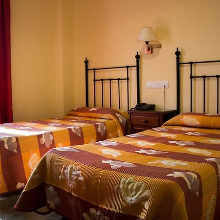 Hostal Restaurante La Curva Adra Extérieur photo